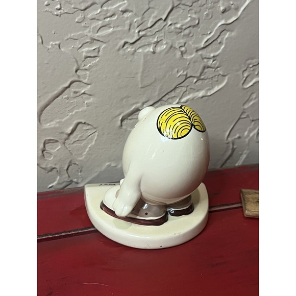 Vintage "I'd Like A Dozen Like You" Anthropomorphic Egg Person Statue, 1st Place - Picture 3 of 3